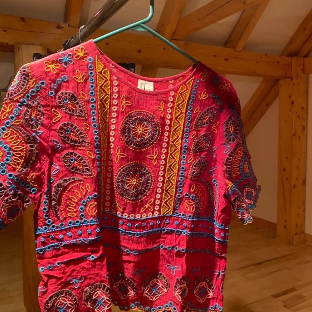 Red cotton crop top with bead work - Picture 4 of 13